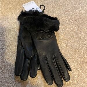 UGG Women's Black Leather Gloves